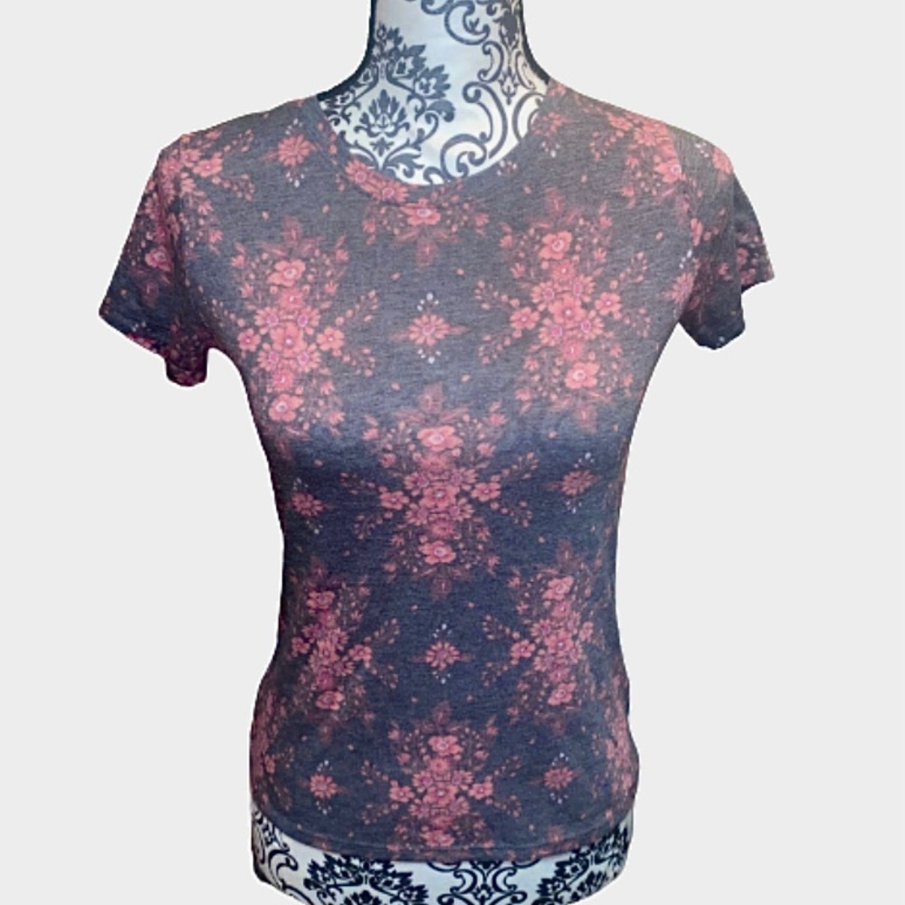 Mudd Juniors XS Cropped Gray & Pink Floral Weekend Baby Tee